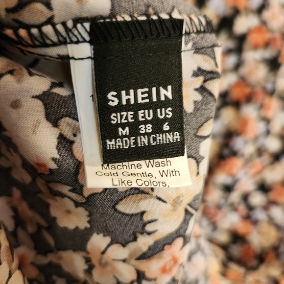 Short Sleeve Floral Midi Dress - Black with Coral and Cream Flowers - Size 6 - Picture 8 of 8